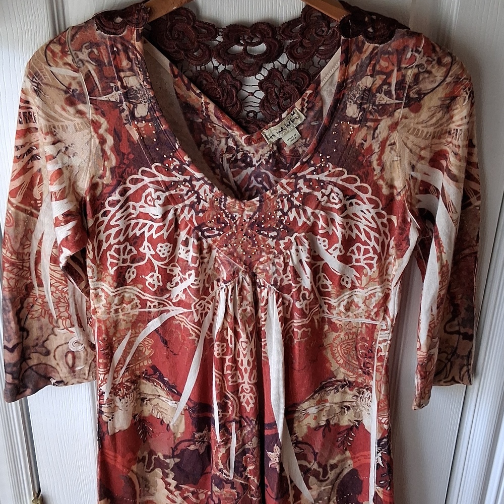 live and let live Rust and Cream Boho Lace-Back 3/4 Sleeve Top V Neck